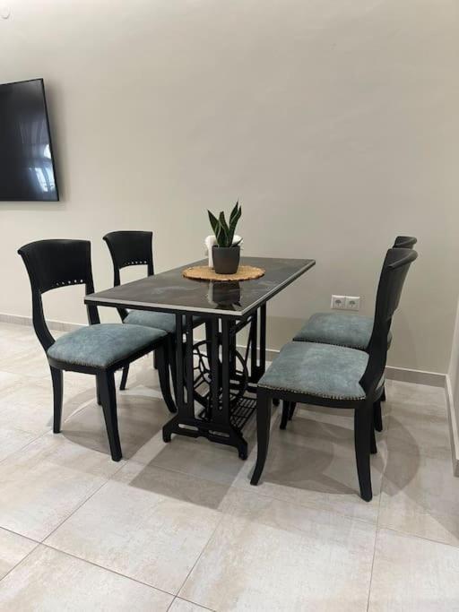Eclectic Apartment Near Downtown 이라클리온 외부 사진